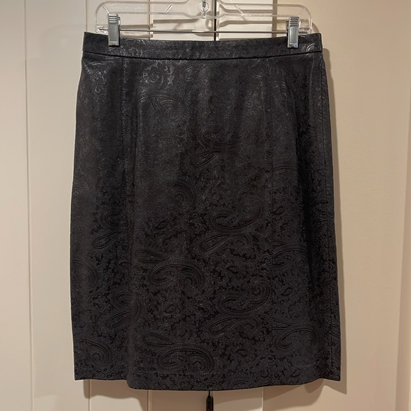 ESCADA NWT Rare Size 10/40 Paisley Embossed Lambskin Leather Two Piece Suit - Picture 3 of 17